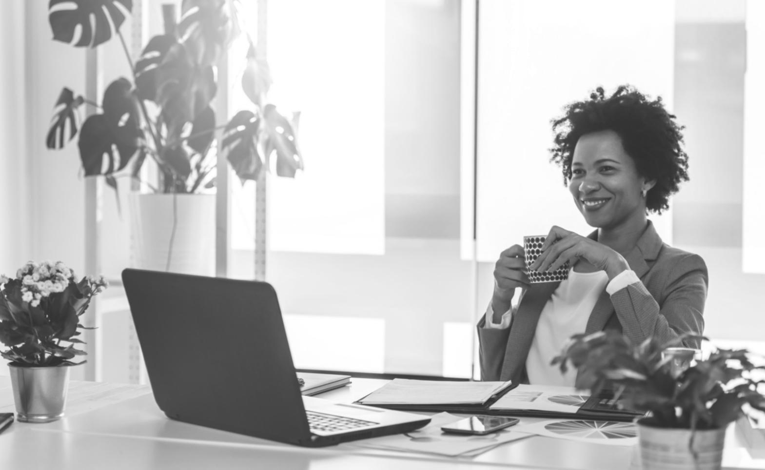 Ambiente di lavoro collaborativo durante una sessione di formazione online